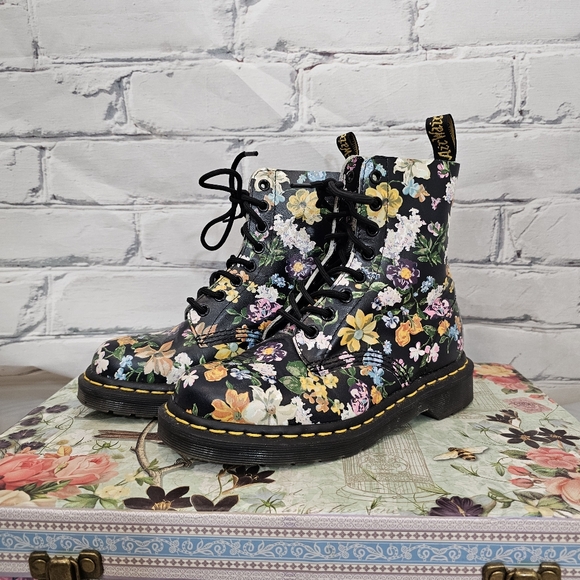 Dr. Martens Shoes - Dr. Martens 1460 Pascal Boots in Darcy Floral Black